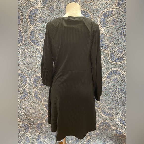 Long sleeve black rib dress w/pockets - Picture 10 of 12